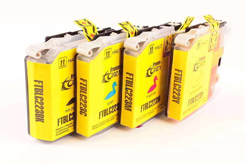 Pack de 4 cartouches d'encre FranceToner équivalent à BROTHER LC-223 Cerf Volant (LC223VALBPDR) - 4 COULEURS - Format Standard